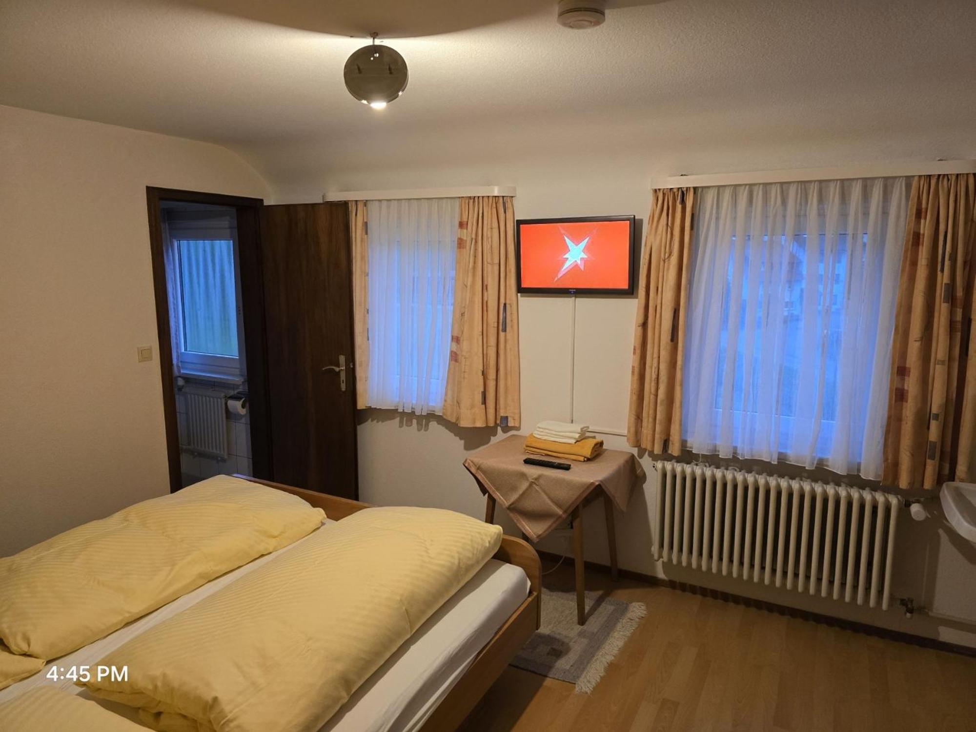 Gasthof-Pension Berghof Enzklosterle Luaran gambar