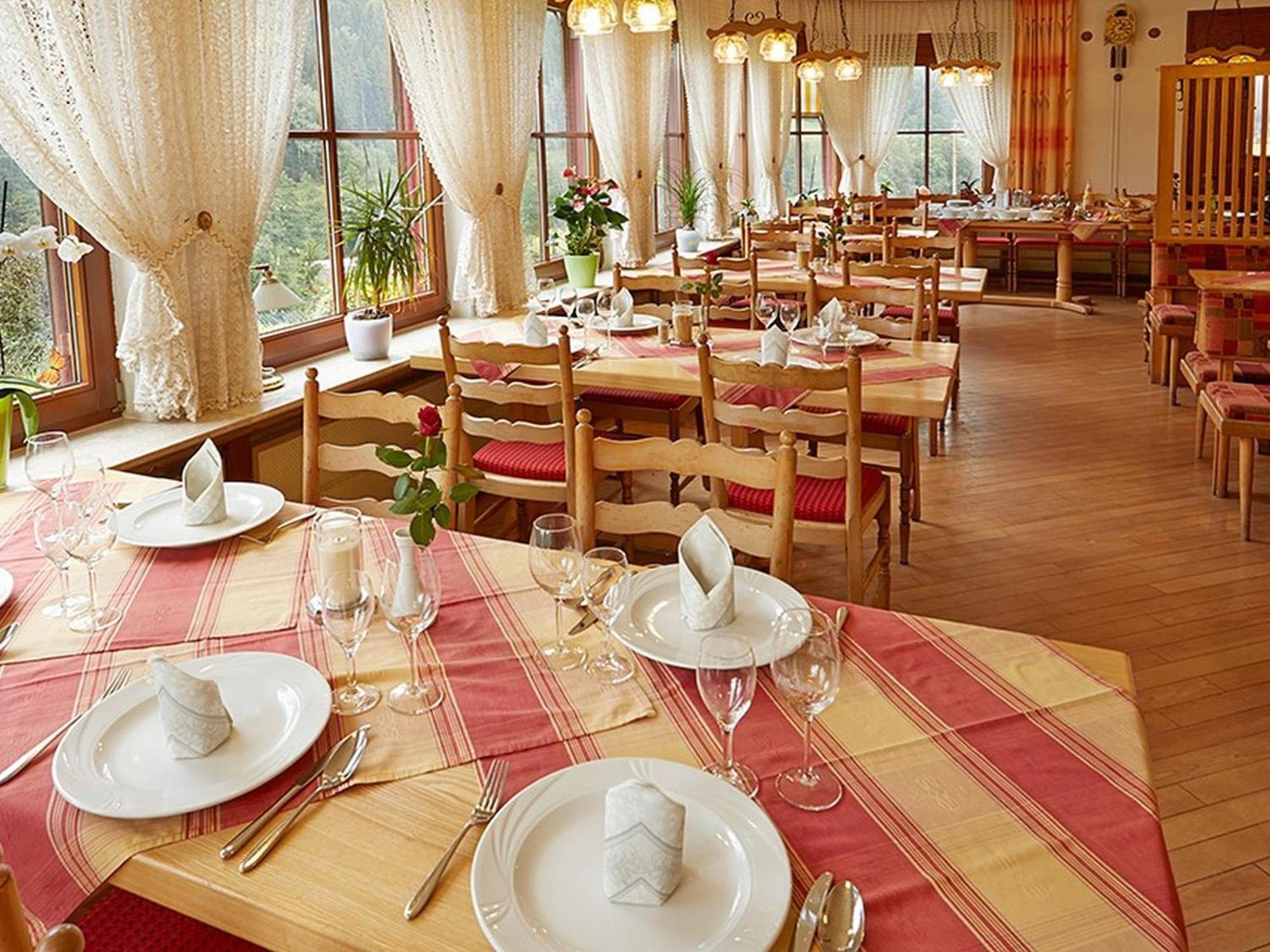 Gasthof-Pension Berghof Enzklosterle Luaran gambar