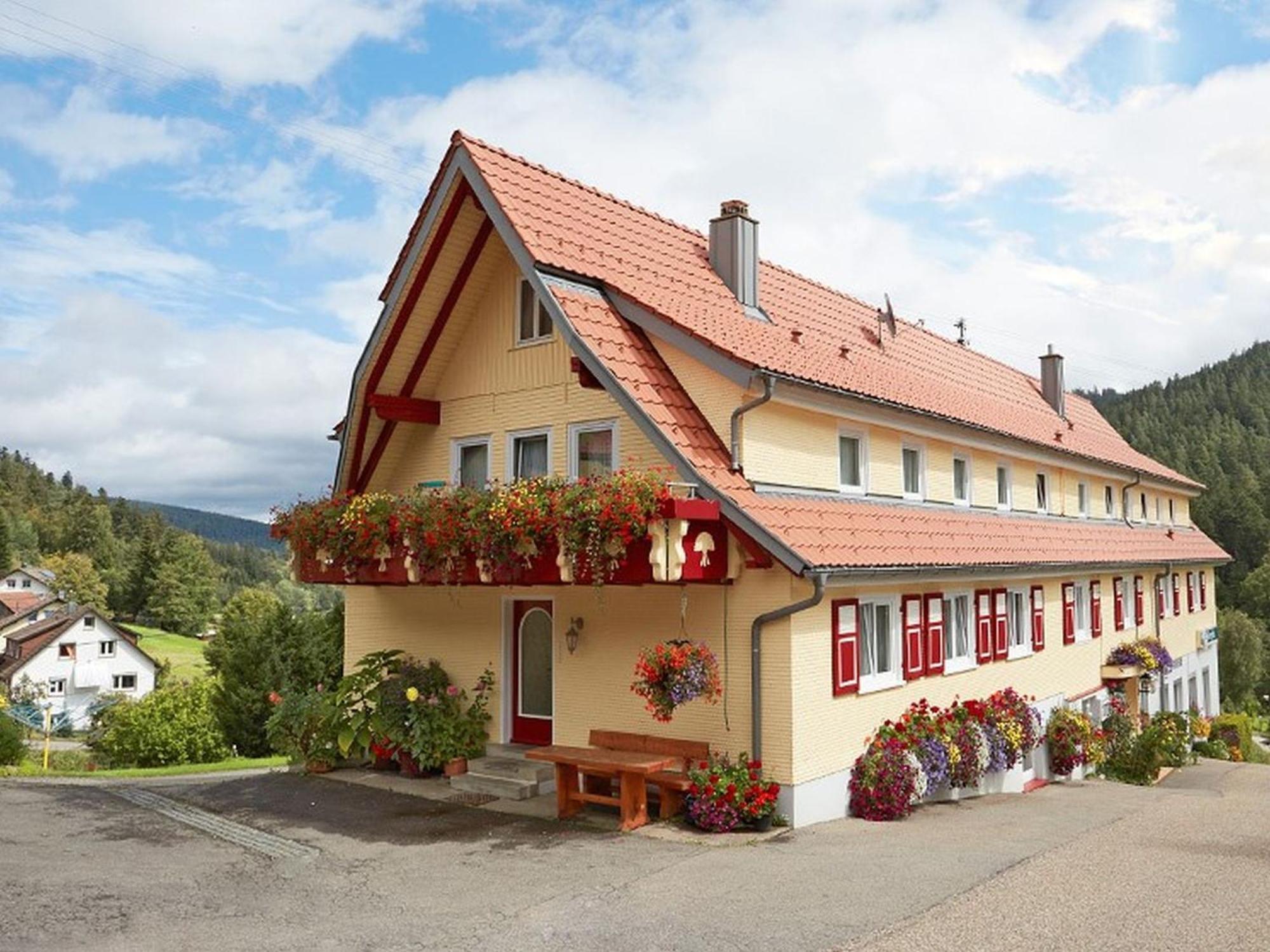 Gasthof-Pension Berghof Enzklosterle Luaran gambar